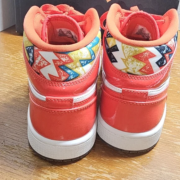 Jordan Red and White Athletic Shoes High-Top Design - Picture 3 of 8